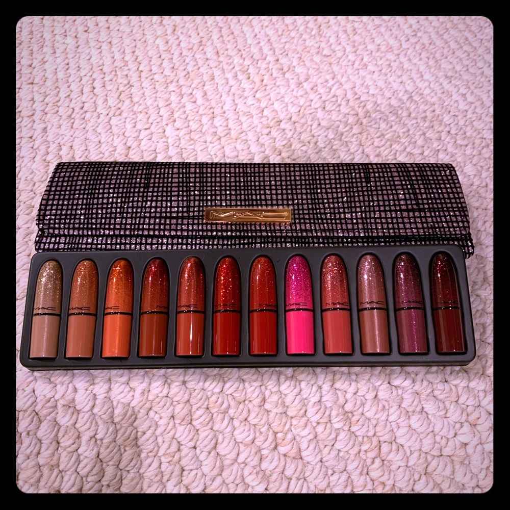 Brand new MAC matte lipstick set (12 pieces)